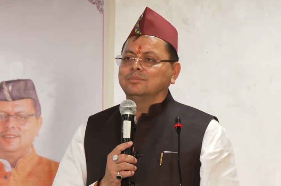 वाइब्रेंट विलेज हर्षिल में दो दिवसीय सेब महोत्सव का शुभारंभ करते कृषि मंत्री गणेश जोशी