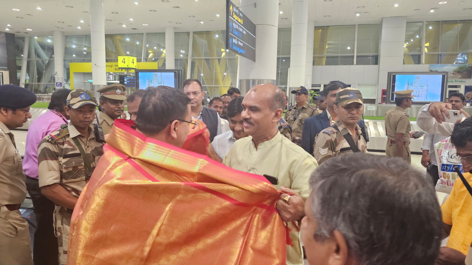 मुख्यमंत्री धामी से  चेन्नई में  उद्योगपतियों के विभिन्न समूहों ने की भेंट,उत्तराखंड में निवेश को बढ़ावा देने के लिए विभिन्न विषयों पर हुई चर्चा