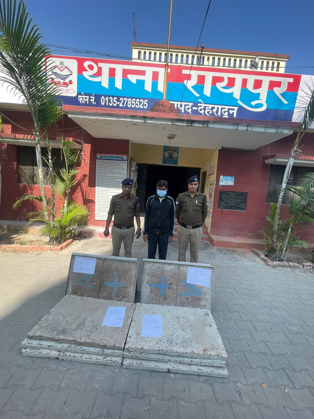 देहरादून  मे चोरी की 10 सैटरिंग के साथ एक अभियुक्त गिरफ्तार