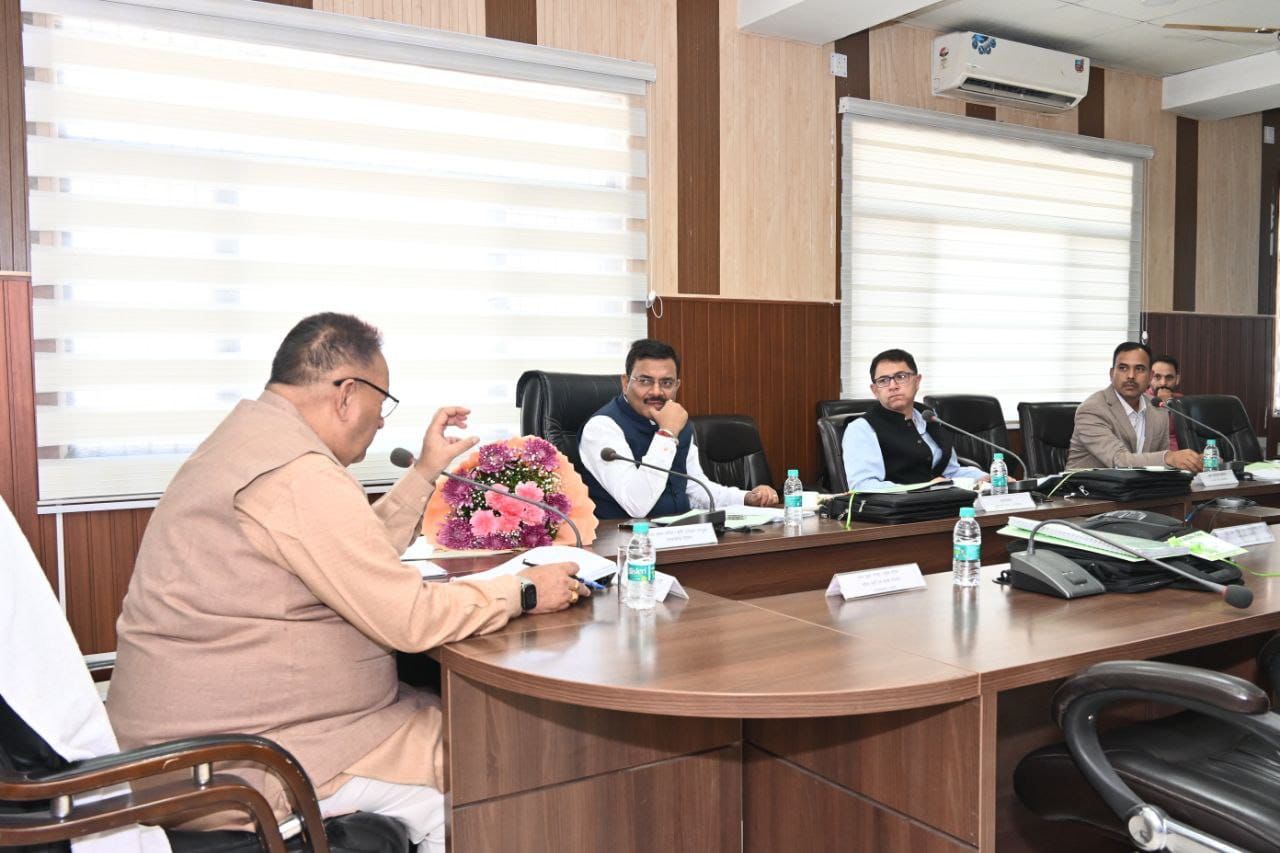 मंत्री गणेश जोशी ने कहा प्रदेश में बागवानी एवं पुष्प उत्पादन के क्षेत्र में अनेेक सम्भावनाएं,  अधिकारियों को दिए यह निर्देश