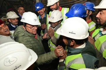 मुख्यमंत्री  धामी ने कहा  जो सुरंग में फंसे  थे  उन सभी श्रमिकों को  एक एक लाख रुपये की आर्थिक सहायता देगे