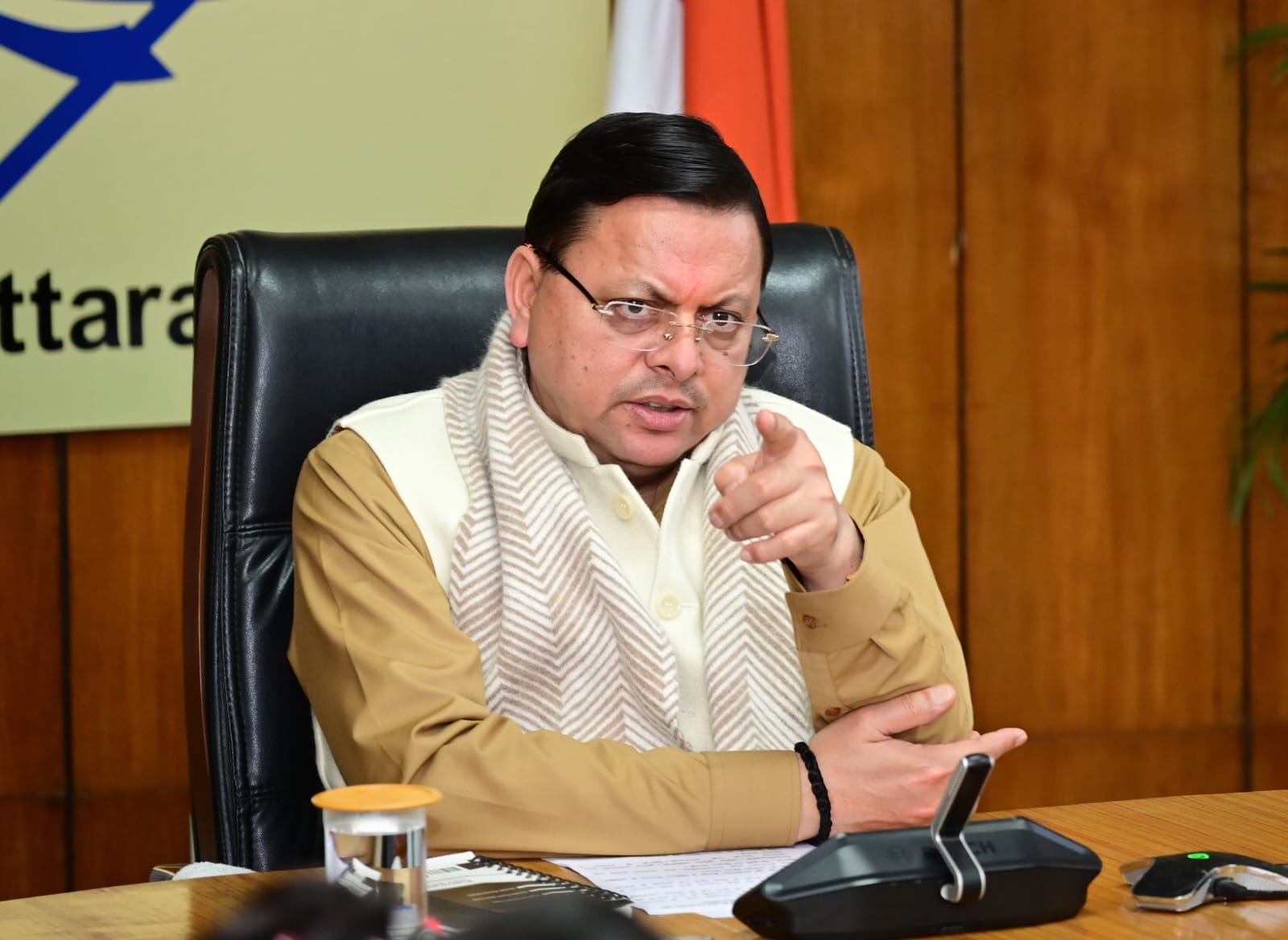 मुख्यमंत्री ने स्वास्थ्य सचिव  से विभिन्न अस्पतालों में संसाधनों और आपातकालीन स्थितियों से निपटने के लिए तैयारी के संबंध में जानकारी प्राप्त की