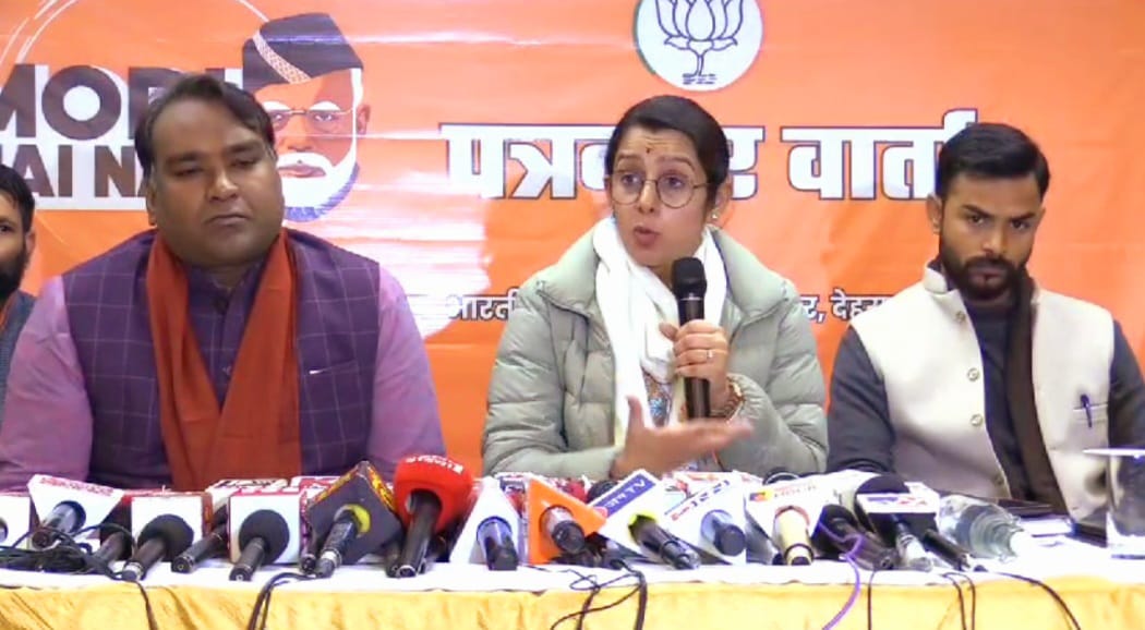 प्रधानमंत्री मोदी की लोकप्रियता भारत देश ही नहीं अपितु पूरे विश्व में एक लोकप्रिय नेता के रूप में है