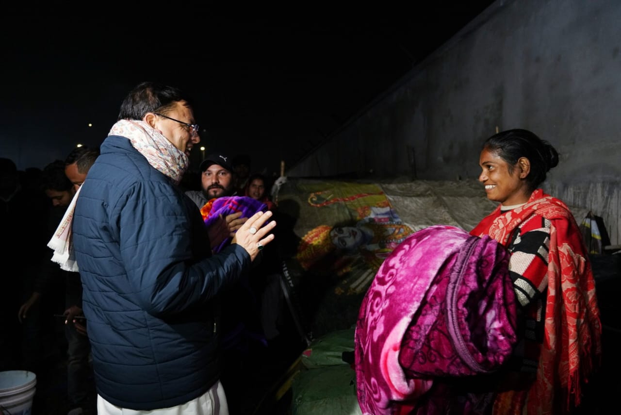 मुख्यसेवक धामी  के  निर्देश  पर प्रदेश में शीत लहर के प्रकोप से बचाव हेतु जारी की गई 1.35 करोड़ की धनराशि