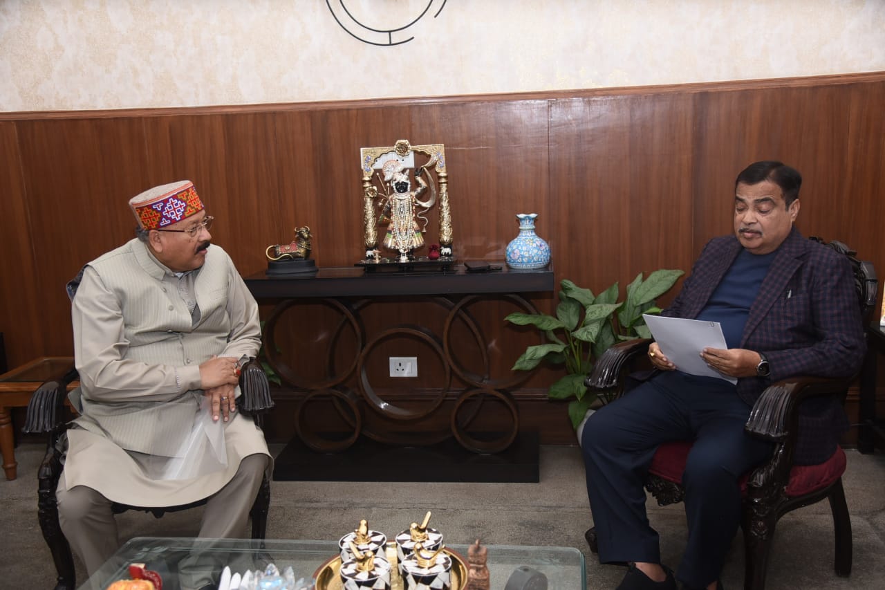 केंद्रीय सड़क परिवहन राजमार्ग मंत्री  गडकरी से मिले  कैबिनेट मंत्री सतपाल महाराज.. जाने क्या कुछ रहा खास