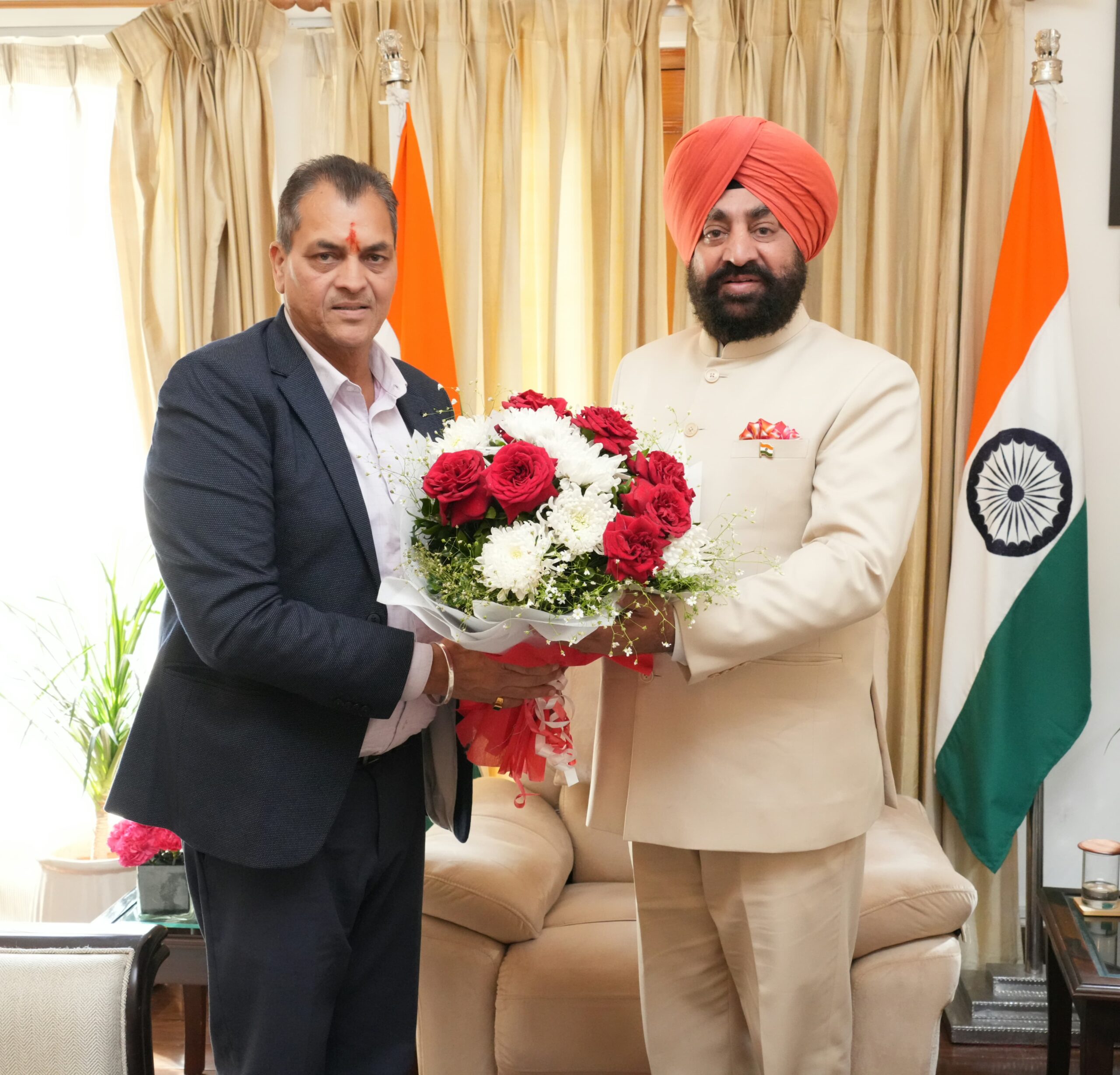 डॉ अग्रवाल ने बताया कि राज्य में भूमि विक्रय में फर्जीवाड़ा रोकने को गठित एसआईटी के अधिकारों में वृद्धि की गई है। जिससे फर्जीवाड़ा करने वालों पर नकेल कसी जाएगी