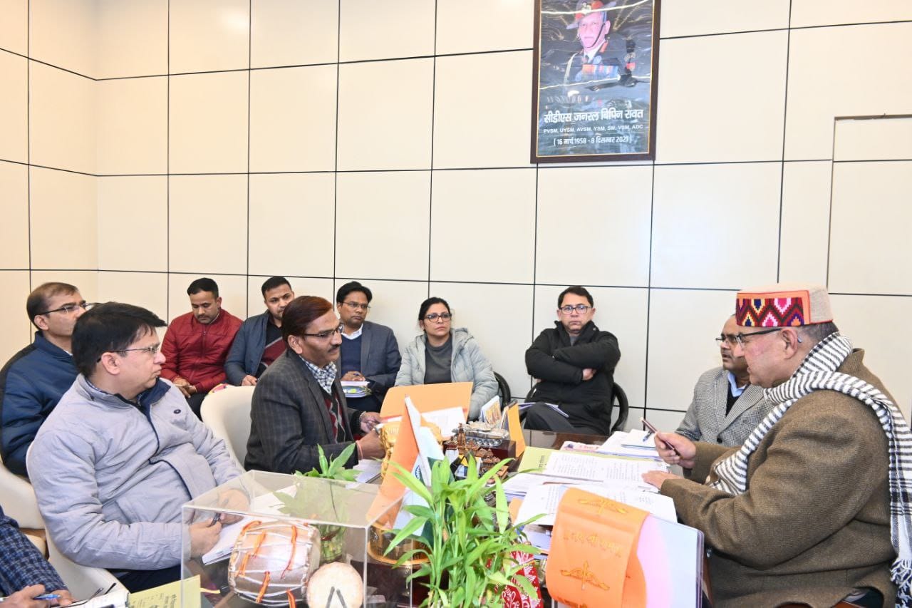 सेब के अतिरिक्त कीवी पर भी विशेष ध्यान दे  और किसानों को भी कीवी उत्पादन हेतु प्रोत्साहित किया जाए :मंत्री जोशी