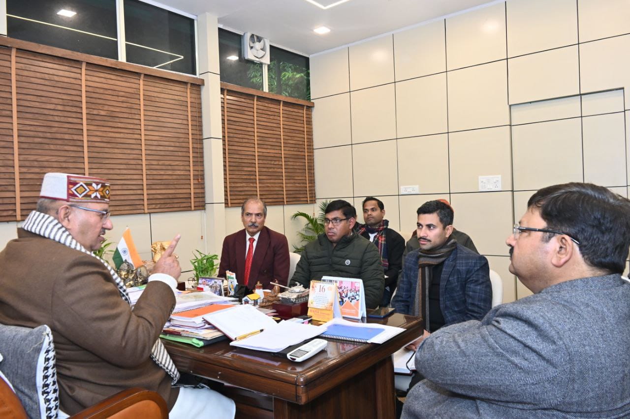 सैनिक कल्याण मंत्री गणेश जोशी ने सैन्य धाम के निर्माण कार्यों की प्रगति की जानकारी ली। विभागीय मंत्री गणेश जोशी ने निर्माण से संबंधित अधिकारियों को आवश्यक दिशा निर्देश दिए