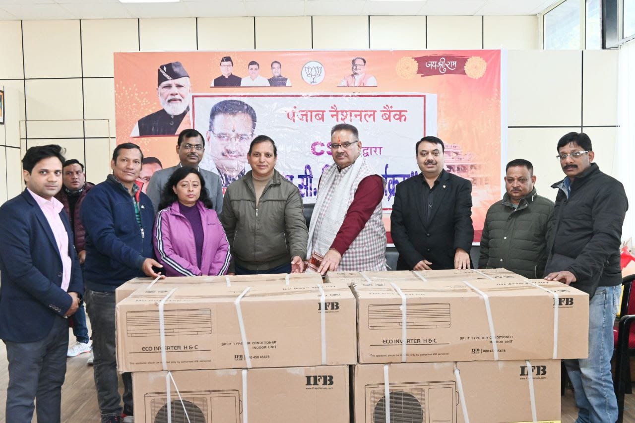 कैबिनेट मंत्री गणेश जोशी ने उत्तरांचल प्रेस क्लब देहरादून को 4 एसी (वातानुकूलक) को भेंट किये 