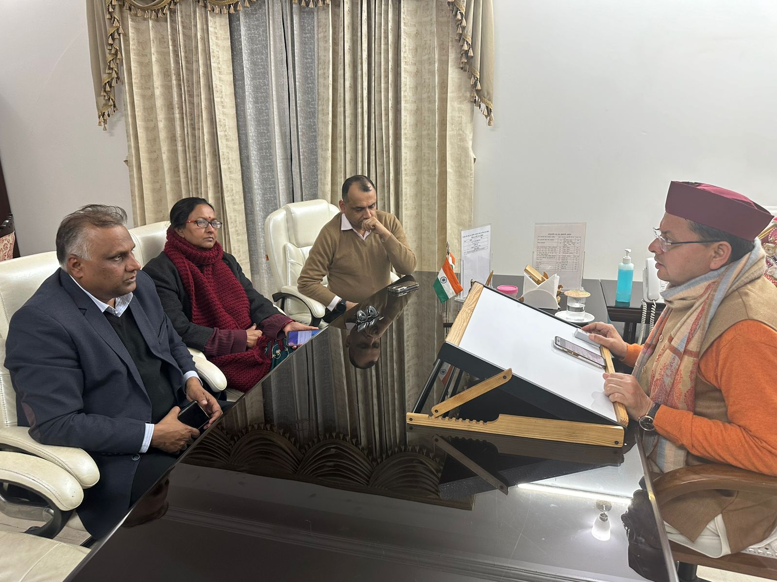 हल्द्वानी मामले में सीएम ने उच्च स्तरीय बैठक बुलाई,मुख्य सचिव और पुलिस महानिदेशक के साथ हालत की समीक्षा की
