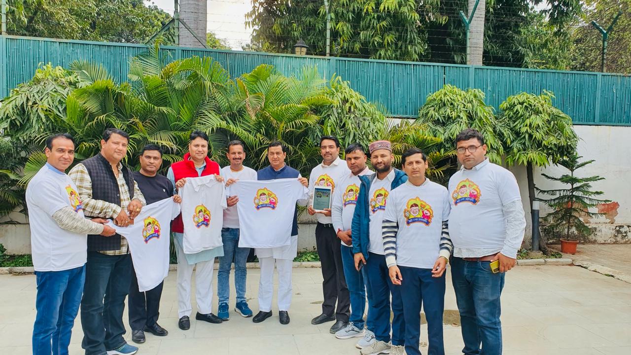 कार्यक्रम के दौरान राष्ट्रीय मीडिया प्रमुख बलूनी ने इस केम्पेन के Logo व टी- शर्ट को लांच किया।