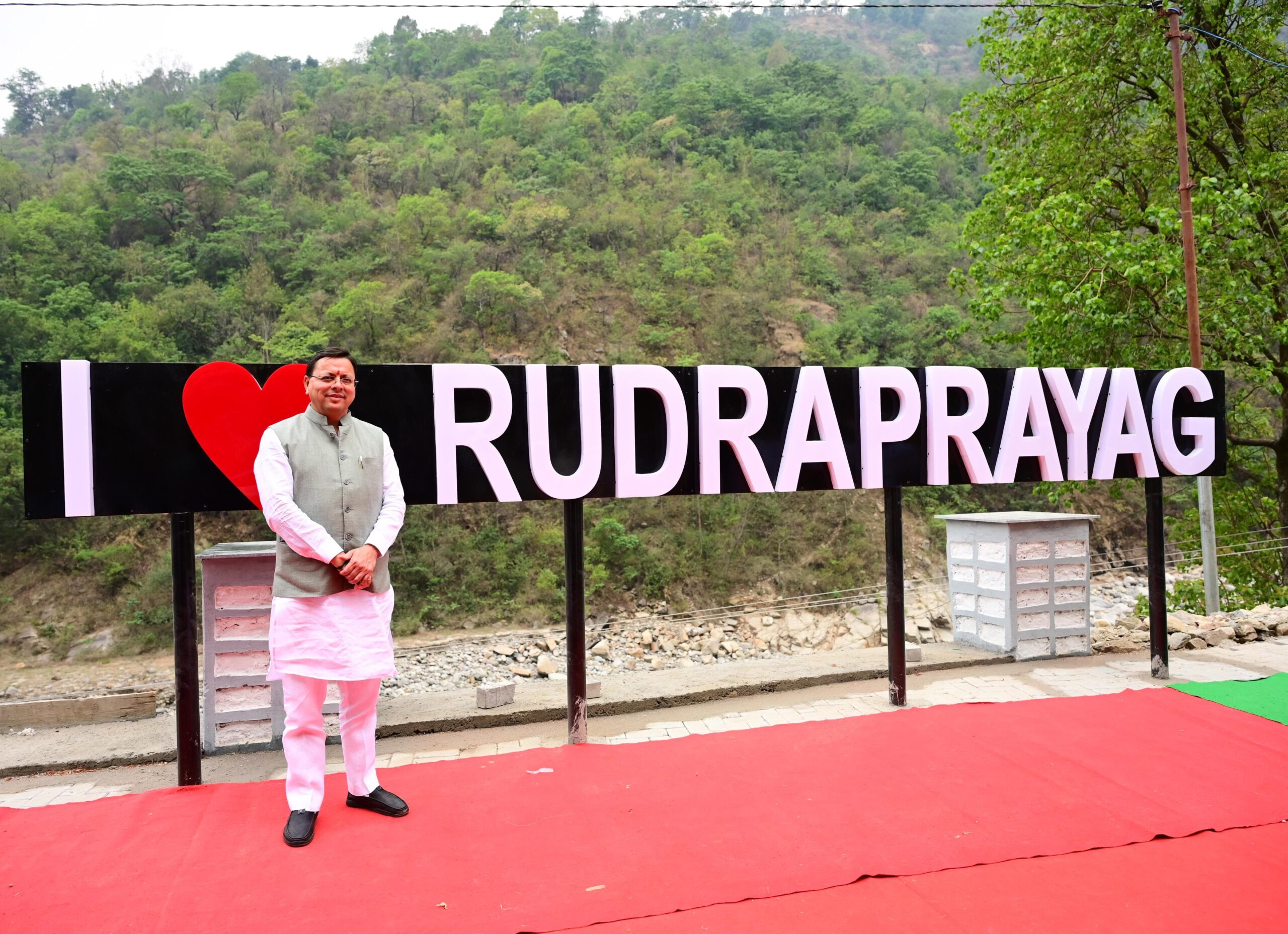 मुख्यमंत्री ने कहा श्री केदारनाथ धाम यात्रा को लेकर अधिकारी संवेदनशीलता से करें कार्य