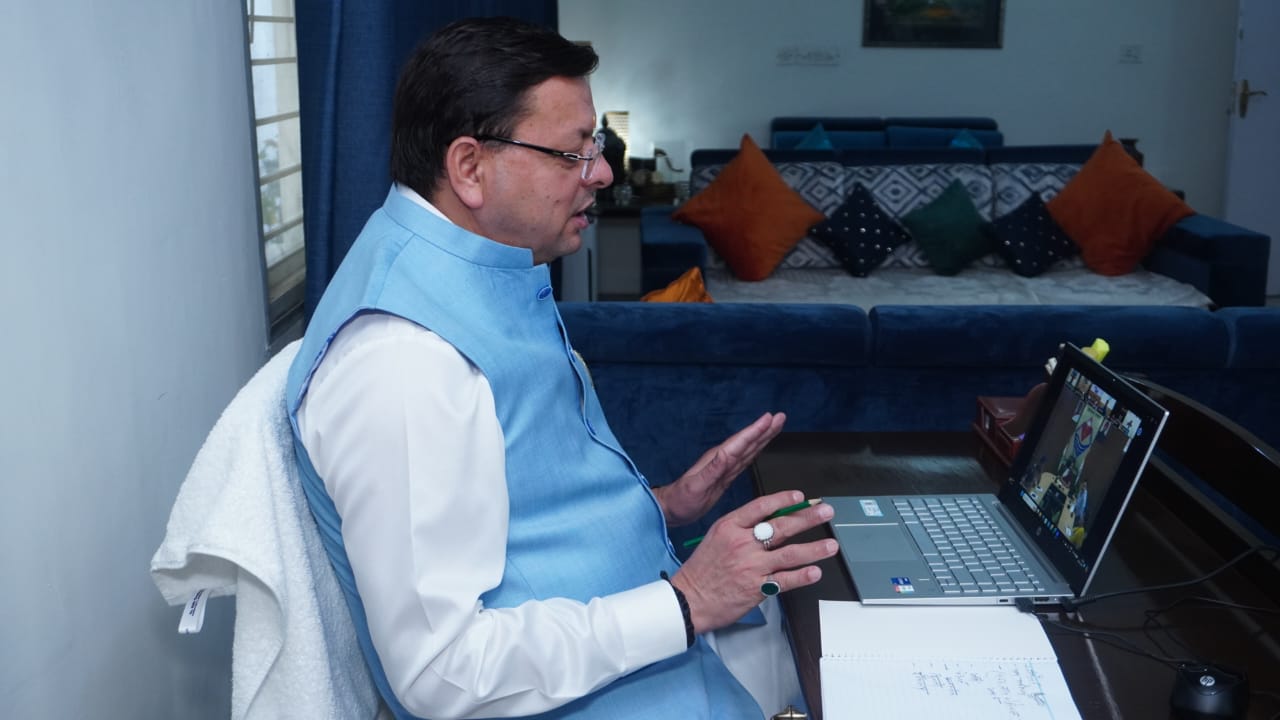 मुख्यमंत्री धामी ने जनता से फीडबैक लेकर, अधिकारियों को दिए निर्देश