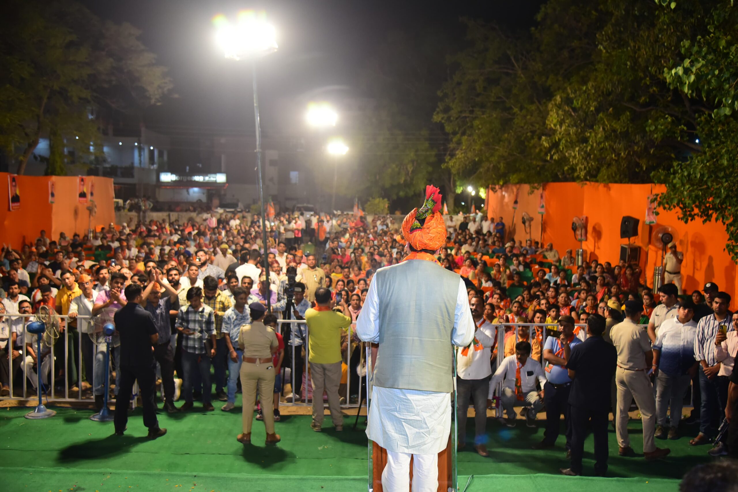 मुख्यमंत्री ने मारूति कुंज, गुरुग्राम, हरियाणा में संसदीय क्षेत्र गुरुग्राम से भाजपा प्रत्याशी श्री राव इन्द्रजीत सिंह यादव के पक्ष में आयोजित जनसभा को किया संबोधित