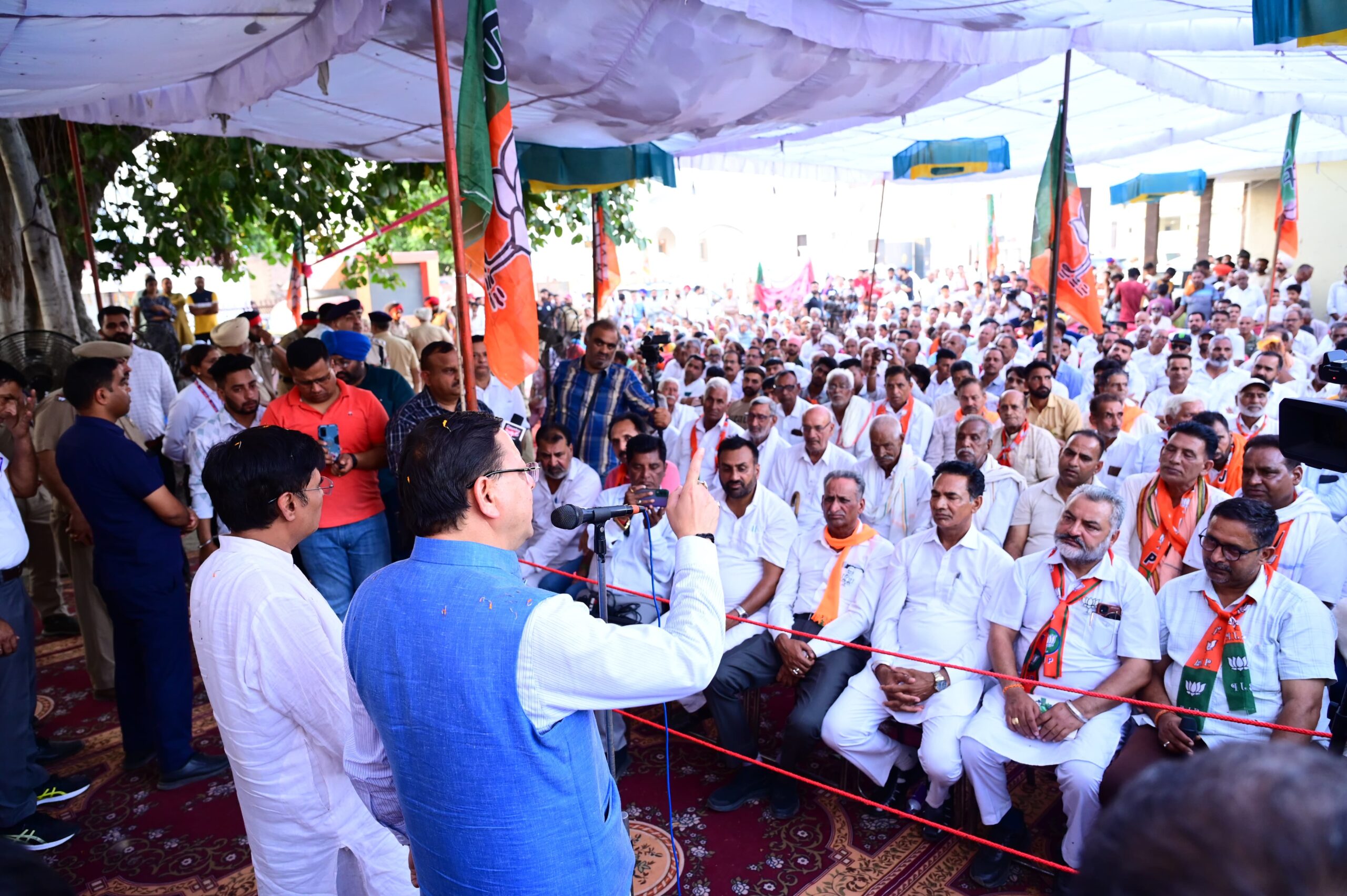 मुख्यमंत्री धामी ने बलाचौर, पंजाब में आनंदपुर साहिब संसदीय क्षेत्र से भाजपा प्रत्याशी सुभाष शर्मा के पक्ष में आयोजित जनसभा को किया संबोधित