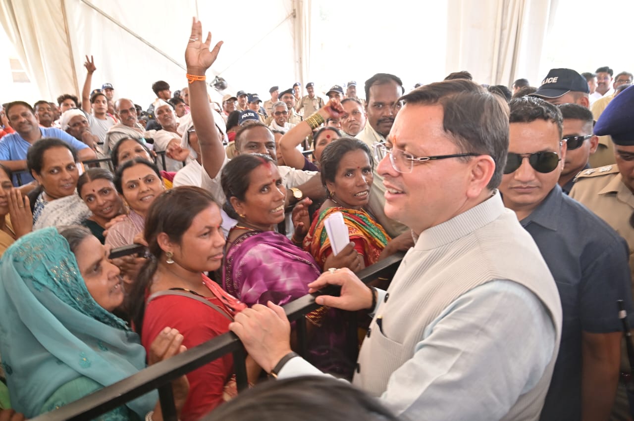मुख्यमंत्री ने किया हरिद्वार स्थित यात्रा कार्यालय का निरीक्षण। श्रद्धालुओं की सुविधा एवं यात्रा व्यवस्थाओं का लिया जायजा