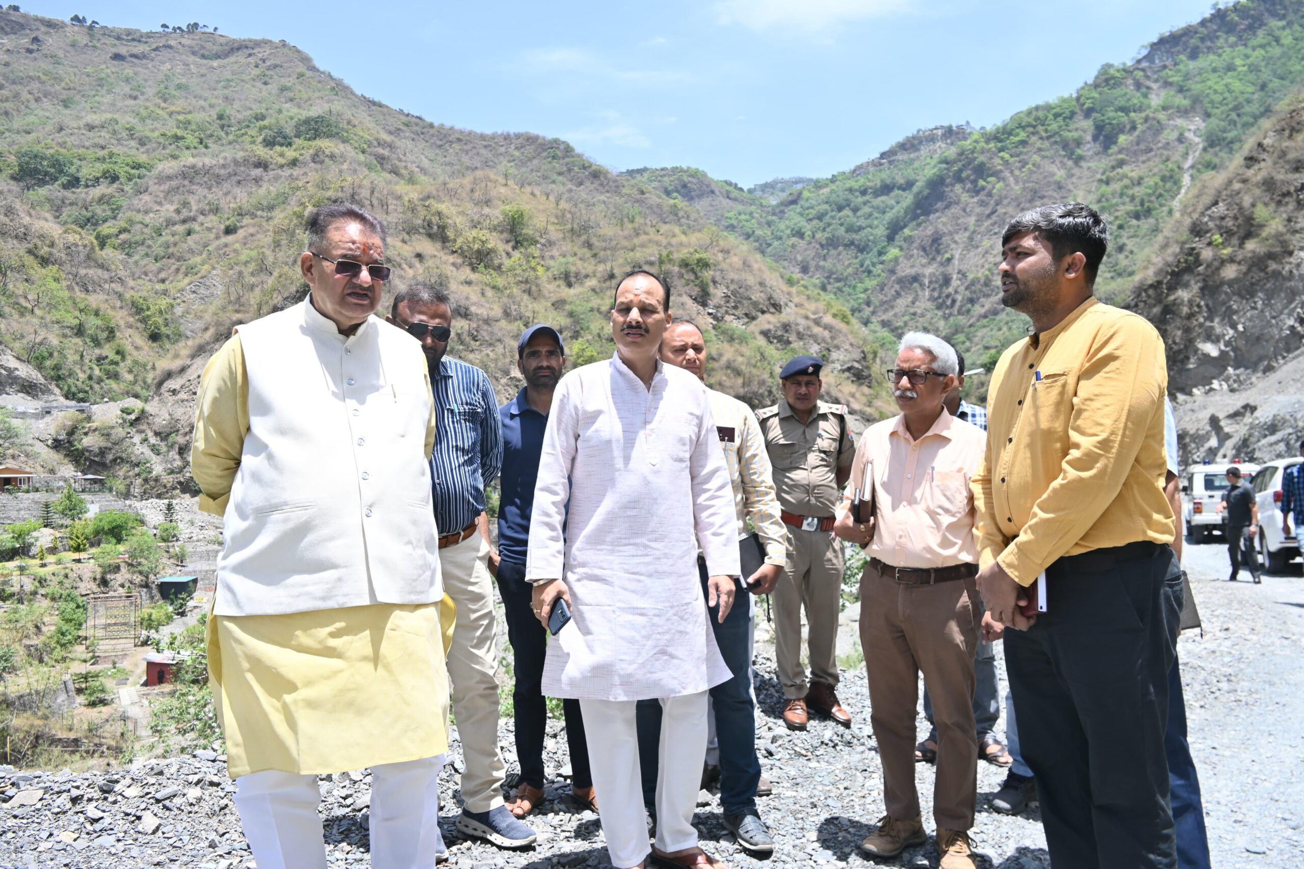 मंत्री जोशी ने सड़क निर्माण के दौरान क्षतिग्रस्त पेयजल लाईनों को तत्काल दुरुस्त करने के निर्देश दिये