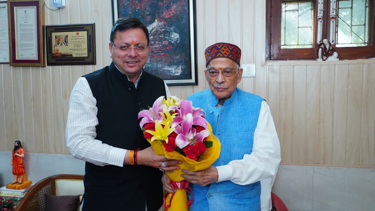 मुख्यमंत्री धामी ने भाजपा के वरिष्ठ नेता, पूर्व केंद्रीय मंत्री, ‘पद्म विभूषण’ मुरली मनोहर जोशी से नई दिल्ली में भेंट कर उनका आशीर्वाद प्राप्त किया