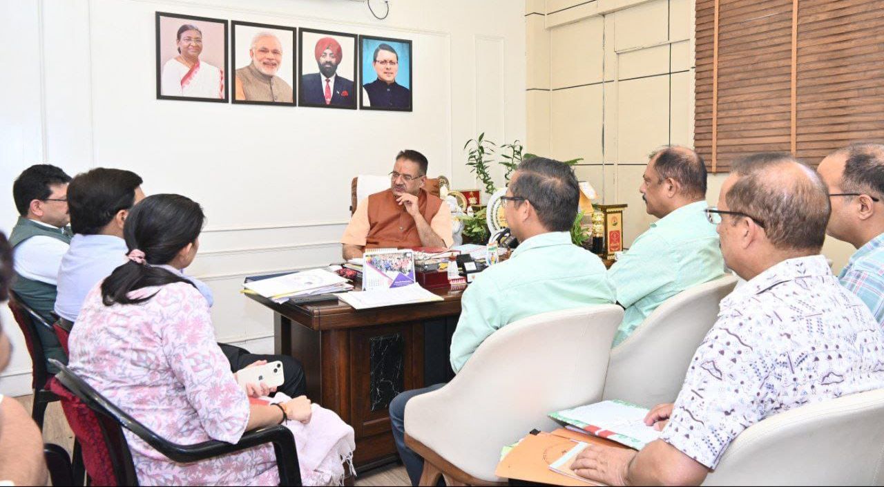 सैनिक कल्याण मंत्री गणेश जोशी ने निर्माण कार्यों को तेज गति से कार्य करने के अधिकारियों को निर्देशित किया