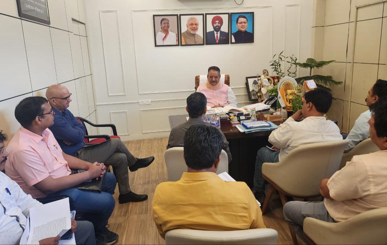 मसूरी विधानसभा क्षेत्र में पेयजल एवं सीवरेज की समस्या के निदान को लेकर कैबिनेट मंत्री गणेश जोशी ने दिए ये निर्देश