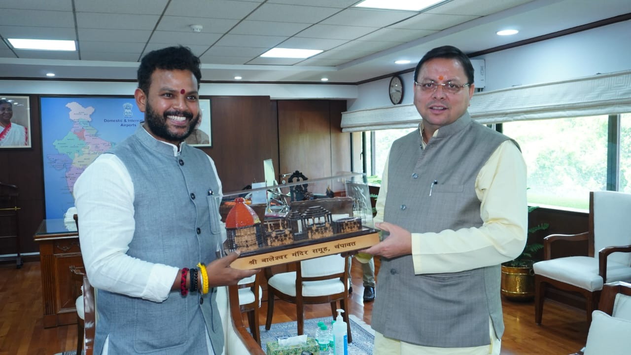 मुख्यमंत्री धामी ने केंद्रीय नागरिक उड्डयन मंत्री किंजरापू राम मोहन नायडू से की भेंट