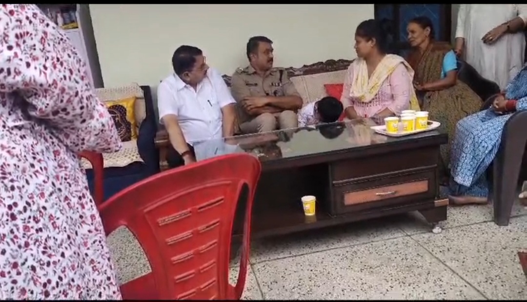 मृतक दीपक बडोला के परिजनों का बयान- हमने कभी नहीं कि मृतक व घायलों को मुआवजा देने की मांग कुछ व्यक्तियों द्वारा अपने उद्देश्य की पूर्ति के लिए किया जा रहा है दुष्प्रचार