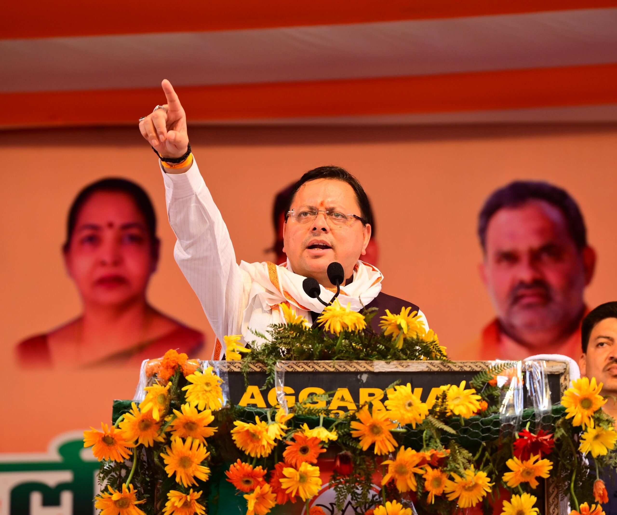 कांग्रेस ने केवल भारत को लूटने का काम किया है। उन्होंने कहा कांग्रेस 99 सीटें लाकर जीत का झूठा जश्न मना रही है