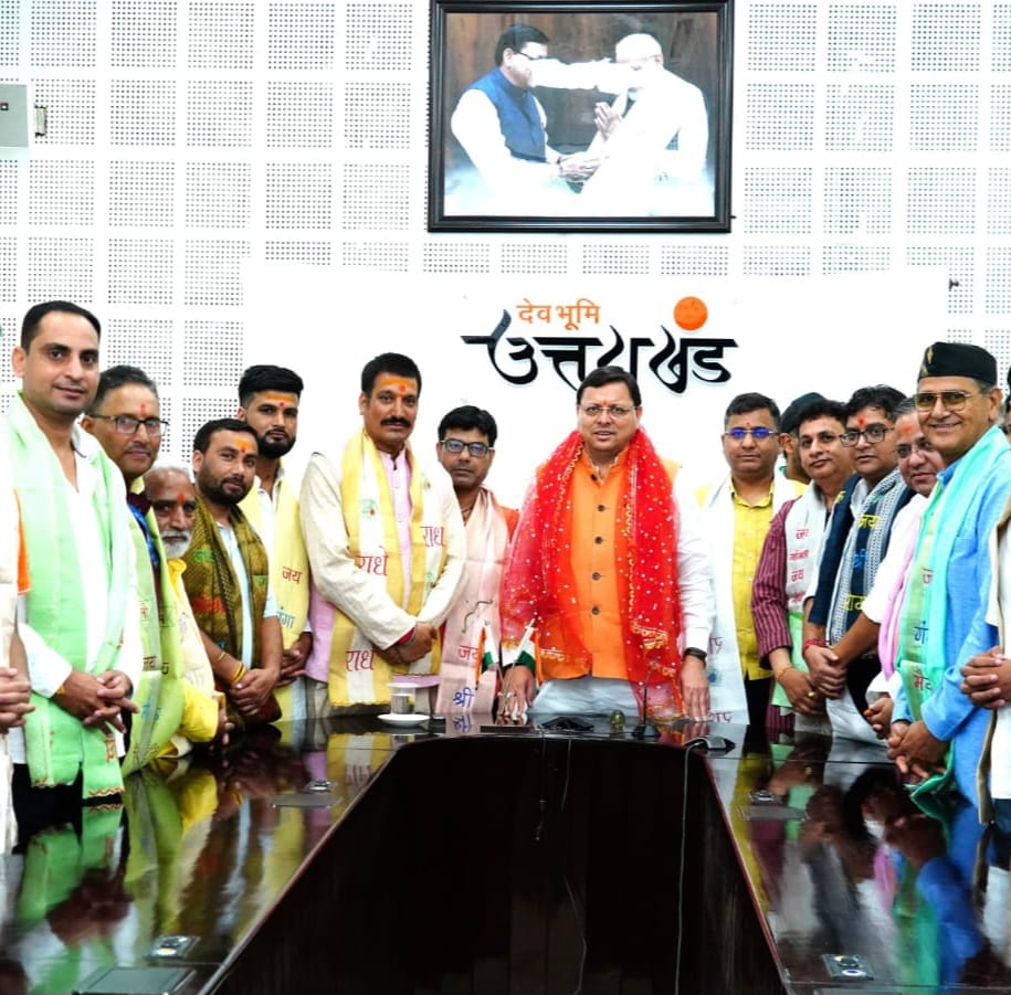 मुख्यमंत्री से उत्तराखण्ड तीर्थ पुरोहित महापंचायत के पदाधिकारियों ने भेंट कर कहा धन्यवाद जतया आभार