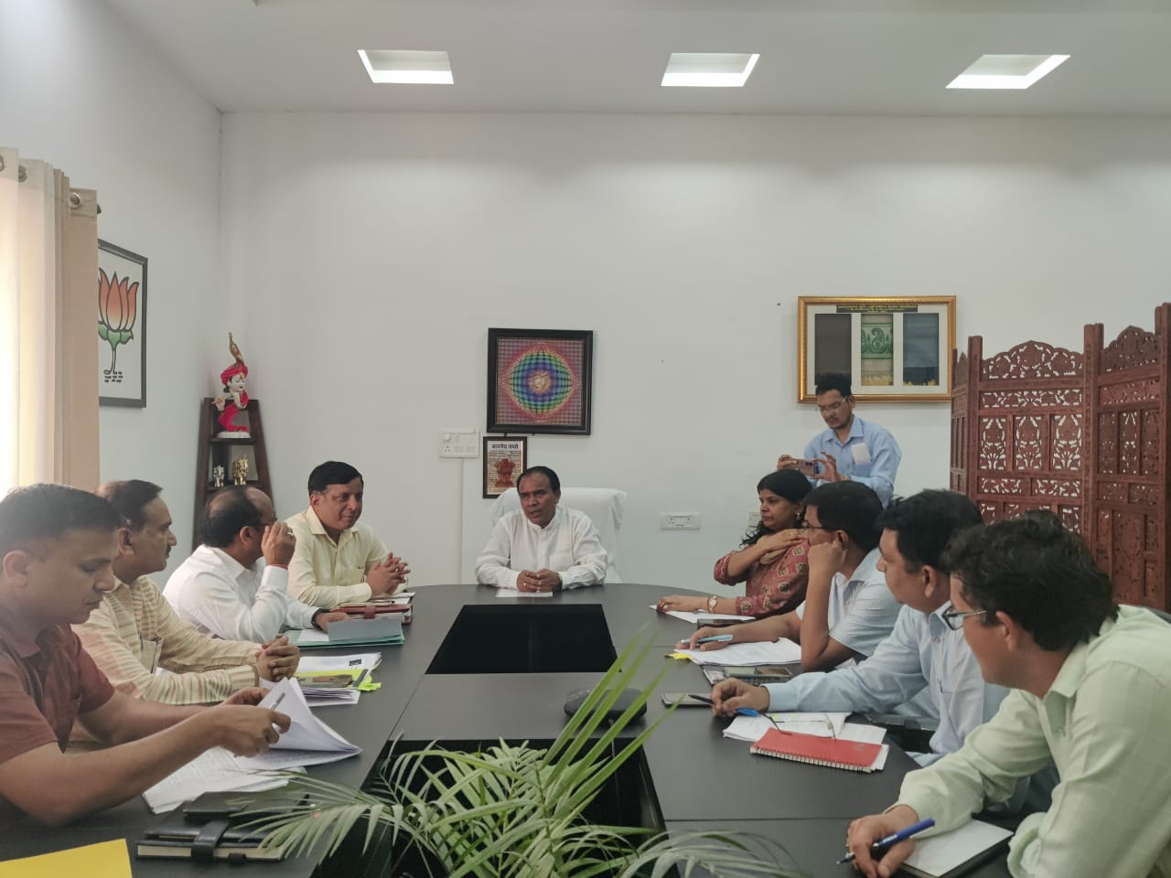 एक हजार अतिथि शिक्षकों की होगी भर्ती: डॉ. धन सिंह रावत   