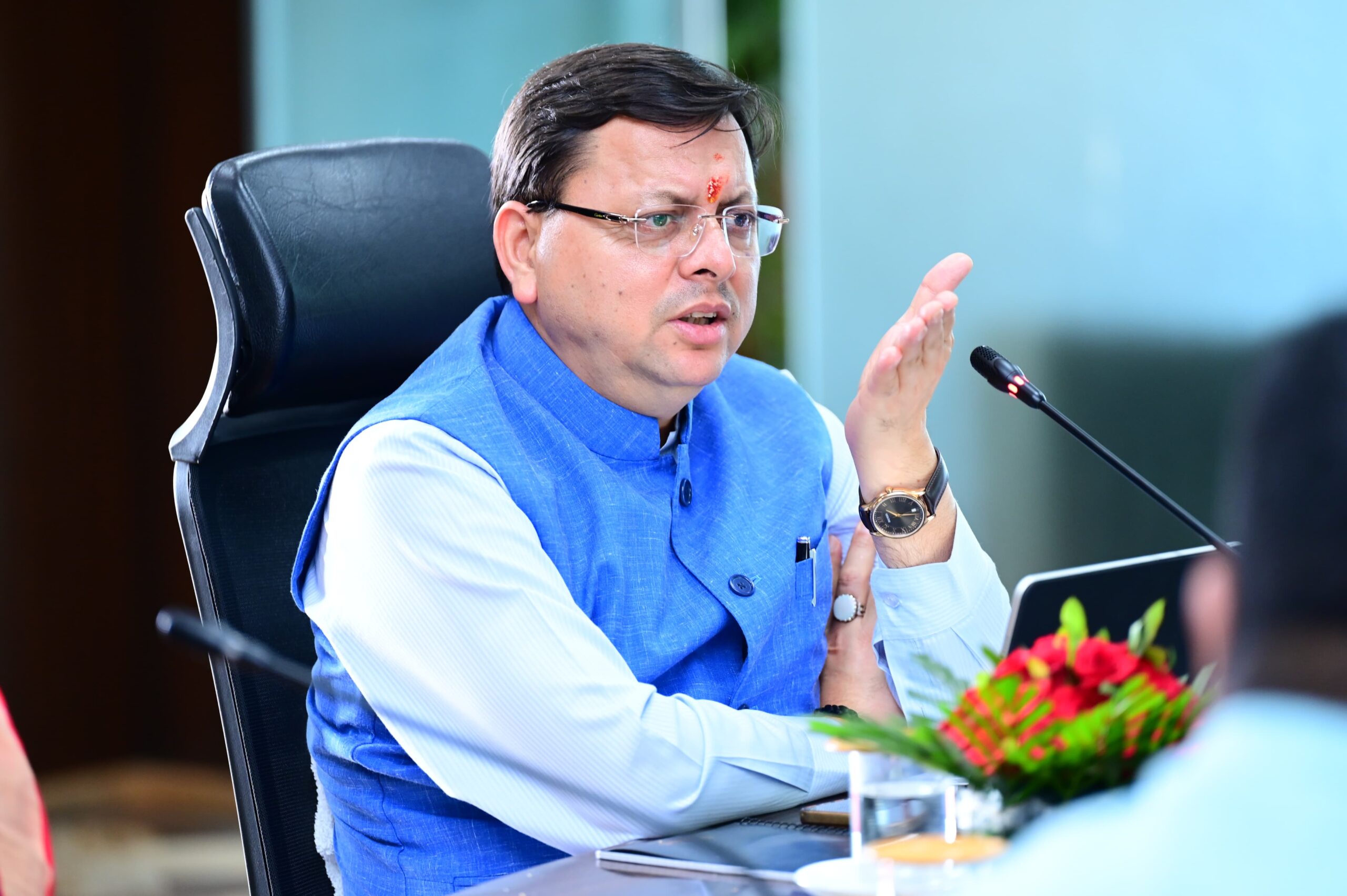 मुख्यमंत्री ने कहा कि सी.एम हेल्पलाईन 1905 के साथ ही वे सीएम डैशबोर्ड की भी हर माह समीक्षा करेंगें