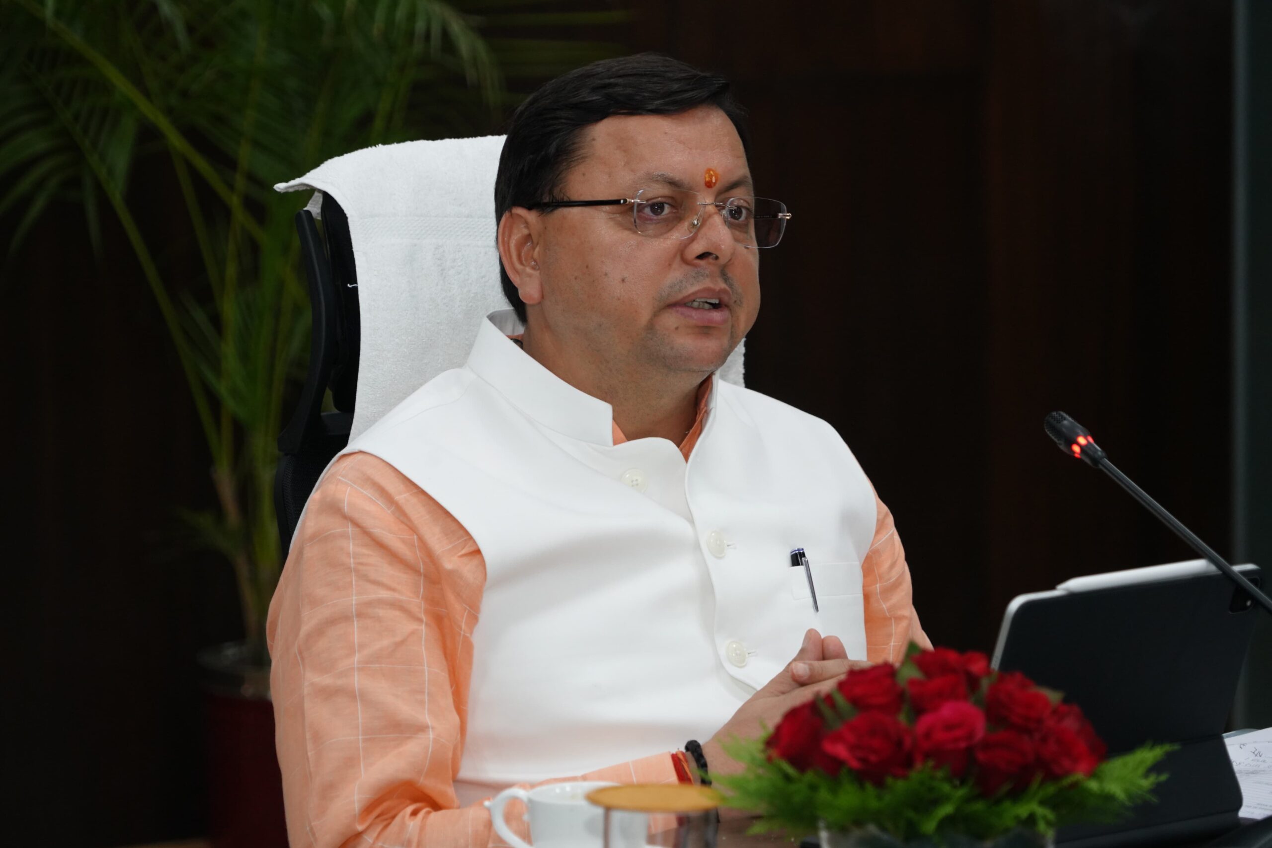 नदियों के जल स्तर बढ़ने की स्थिति में नदी किनारे और अन्य संवेदनशील इलाकों में रहने वाले लोगों को भी जागरूक करने के लिए कहा