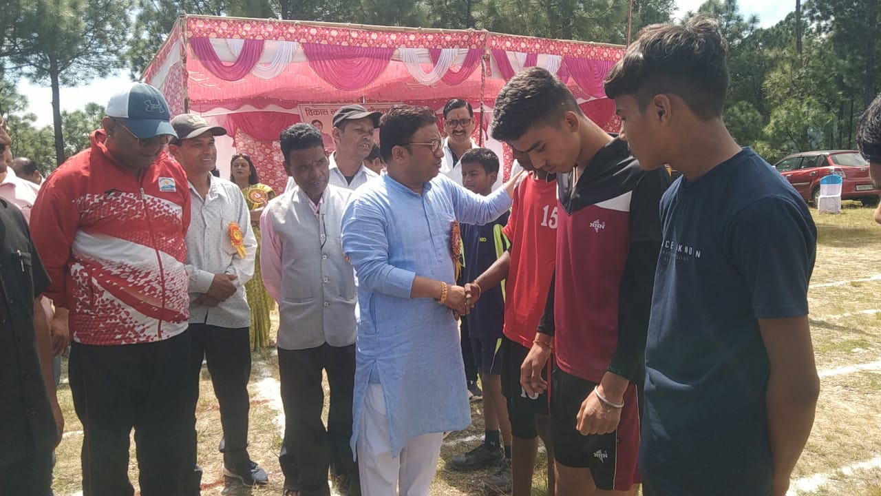 दमखम के साथ प्रतियोगिता में प्रतिभाग करना चाइये : प्रमुख महेंद्र राणा