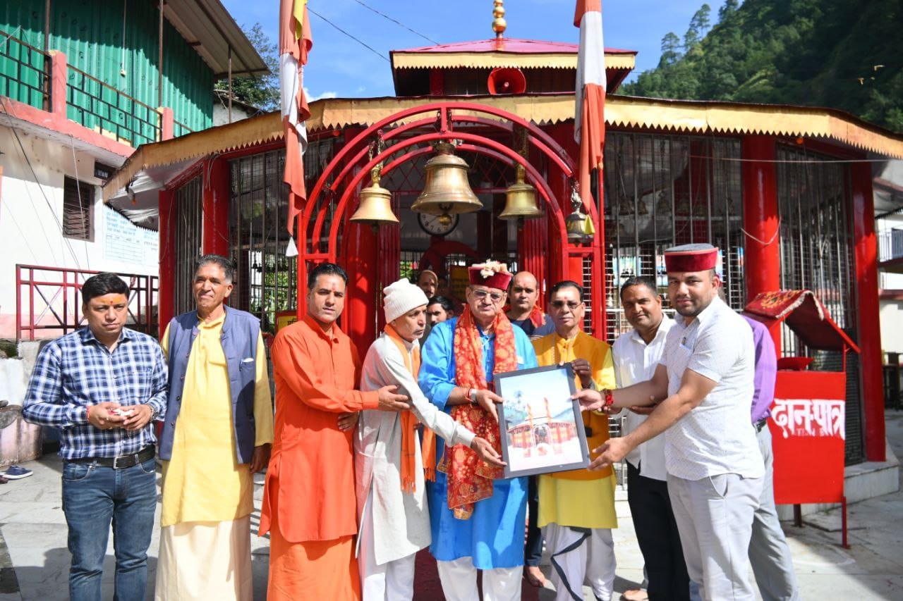 मंत्री गणेश जोशी ने महाकाली का आशिर्वाद प्राप्त कर प्रदेश वासियों की सुख समृद्धि की कामना की