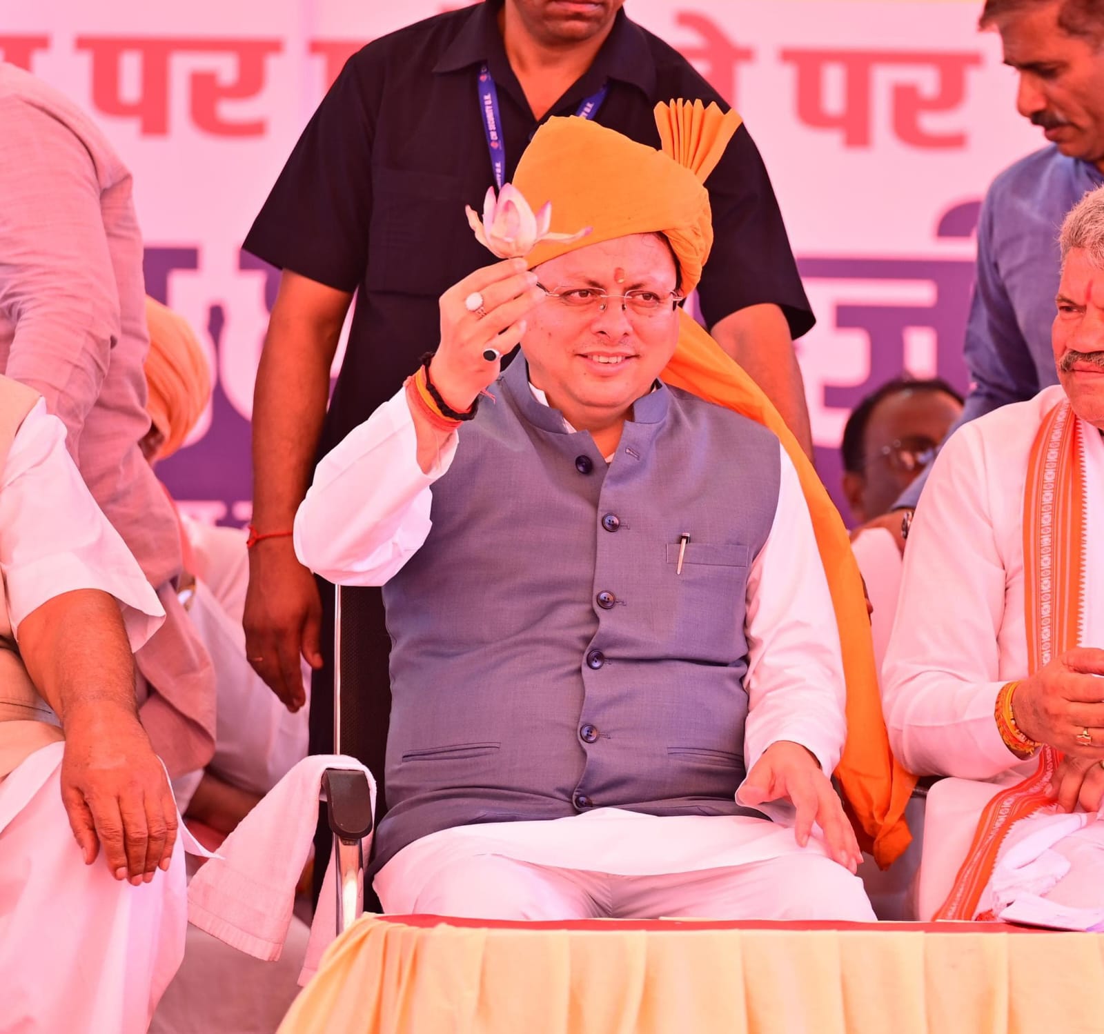 प्रदेश के 1.50 लाख युवाओं को सरकारी नौकरी दी है। 5.50 लाख विद्यार्थियो को निशुल्क टैबलेट देने का कार्य किया है:धामी   