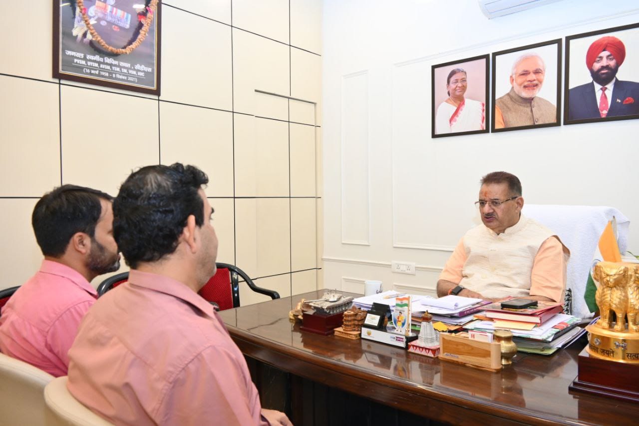 मंत्री गणेश जोशी ने अधिकारियों को मसूरी में प्रस्तावित तथा चल रहे विकास कार्यों में तीव्र गति से कार्य करने ओर तय समय सीमा के भीतर पूर्ण करने के निर्देश दिए