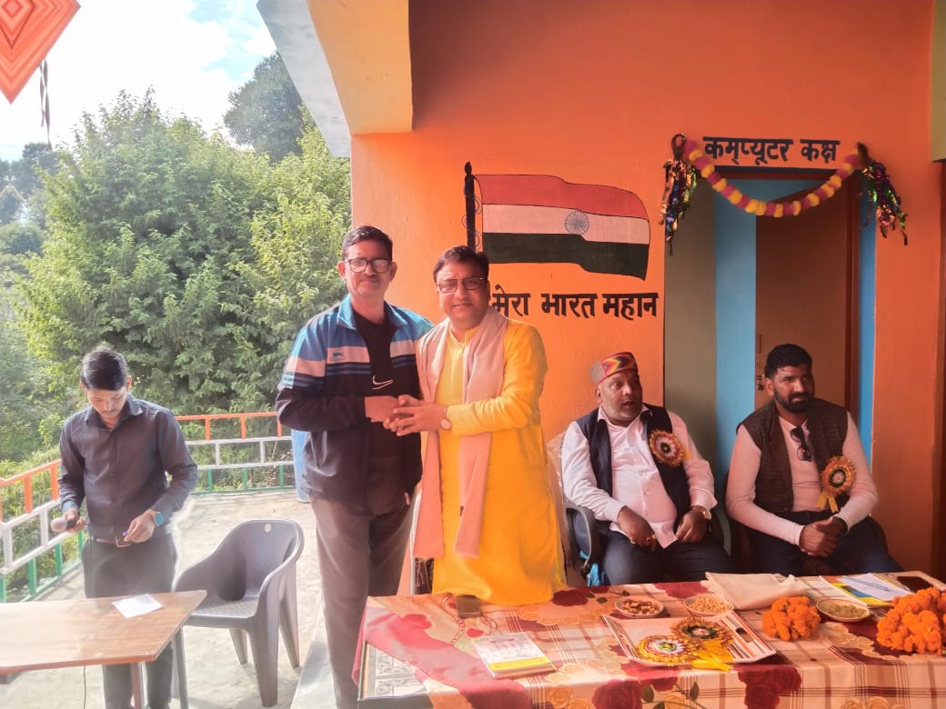 लोकार्पण विधायक पौड़ी राजकुमार पोरी एवं प्रमुख संगठन के प्रान्तीय अध्यक्ष महेन्द्र सिंह राणा ने संयुक्त रूप से किया