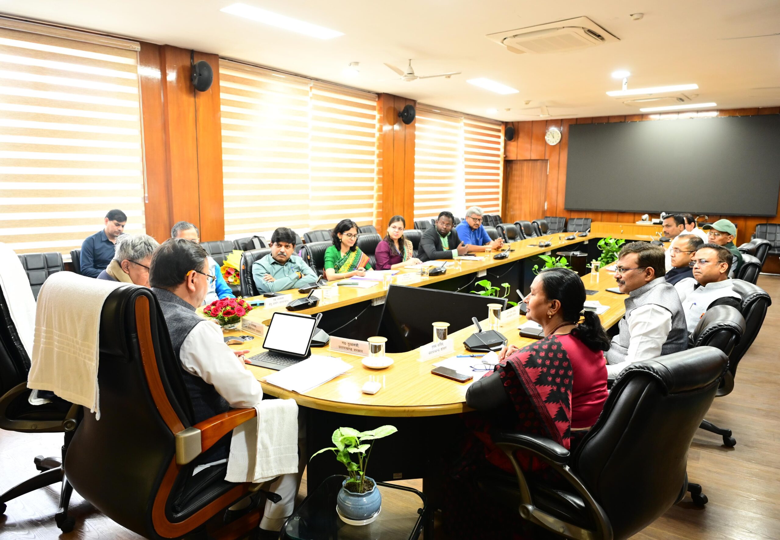 राज्य के सामरिक महत्व को देखते हुए नीति बने: सीएम धामी 