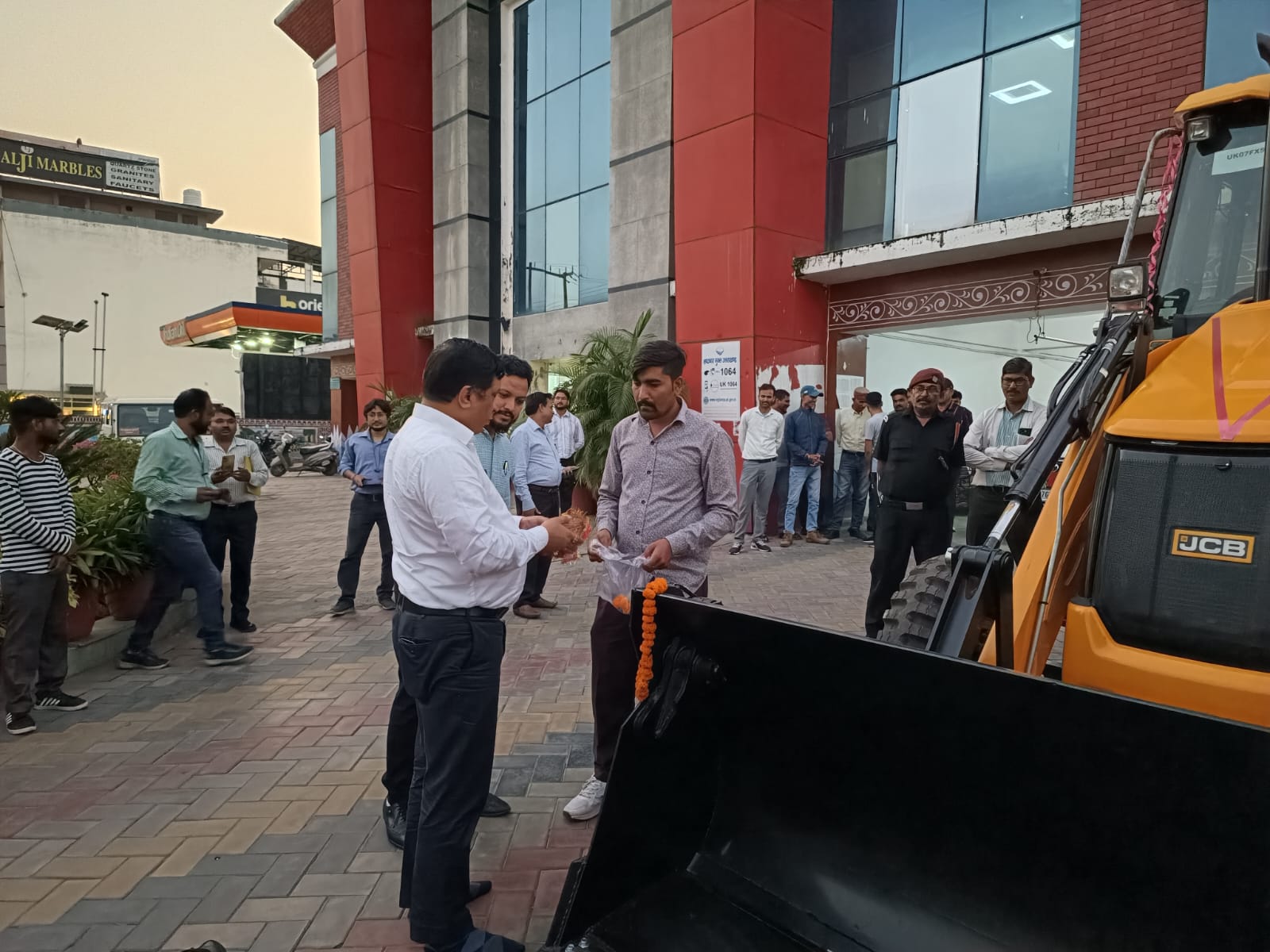 उपाध्यक्ष बंशीधर तिवारी के नेतृत्व में अब तक 5 हजार बीघा से ज्यादा अवैध प्लाटिंग पर हुई कार्रवाई, अब खुद की ले ली mdda ने जेसीबी… और तेजी से चलेगा अभियान