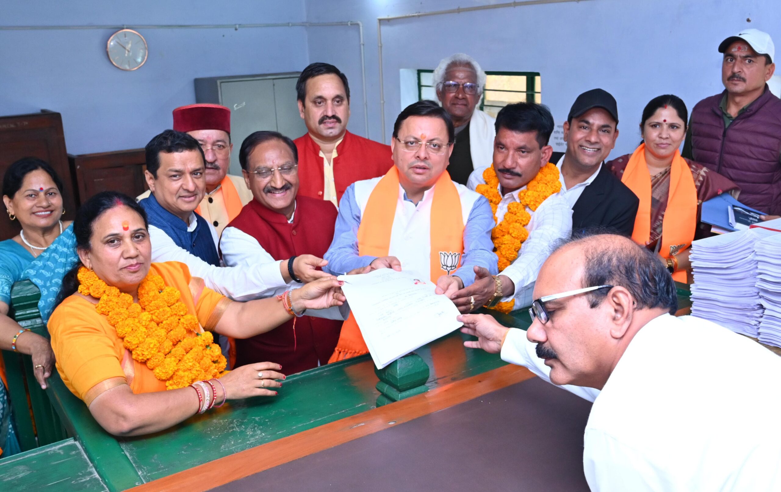 केदारनाथ में रिकॉर्ड जीत की दूसरी बड़ी वजह: आशा नौटियाल दो बार इस सीट का प्रतिनिधित्व कर चुकी हैं और स्थानीय निवासियों के हर सुख दुख में साथ खड़ी रही हैं   