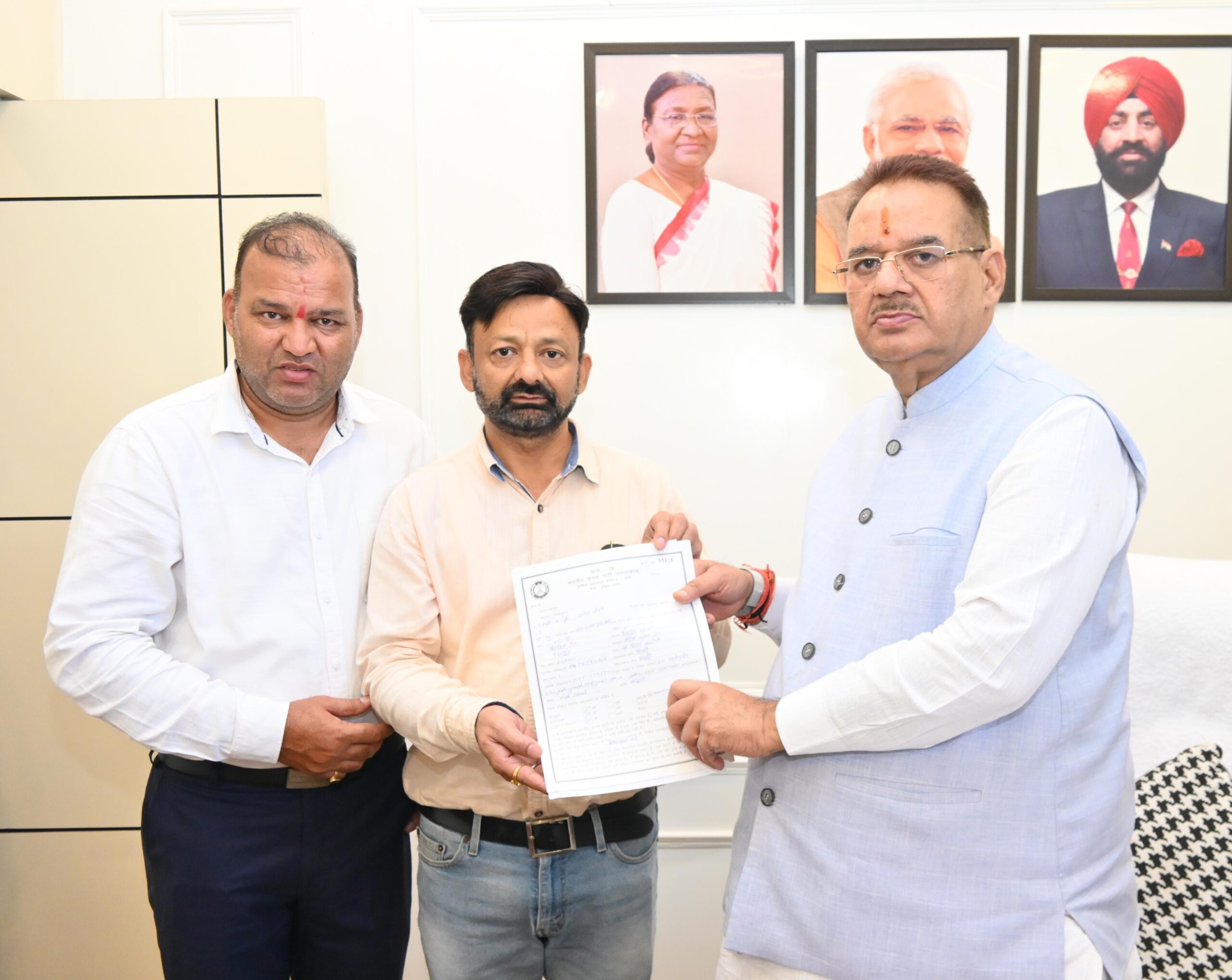 कैबिनेट मंत्री गणेश जोशी ने कहा कि यह अभियान हमें सशक्त आत्मनिर्भर और समृद्ध भारत के निर्माण की दिशा में एकजुट होने का अवसर प्रदान करता है   
