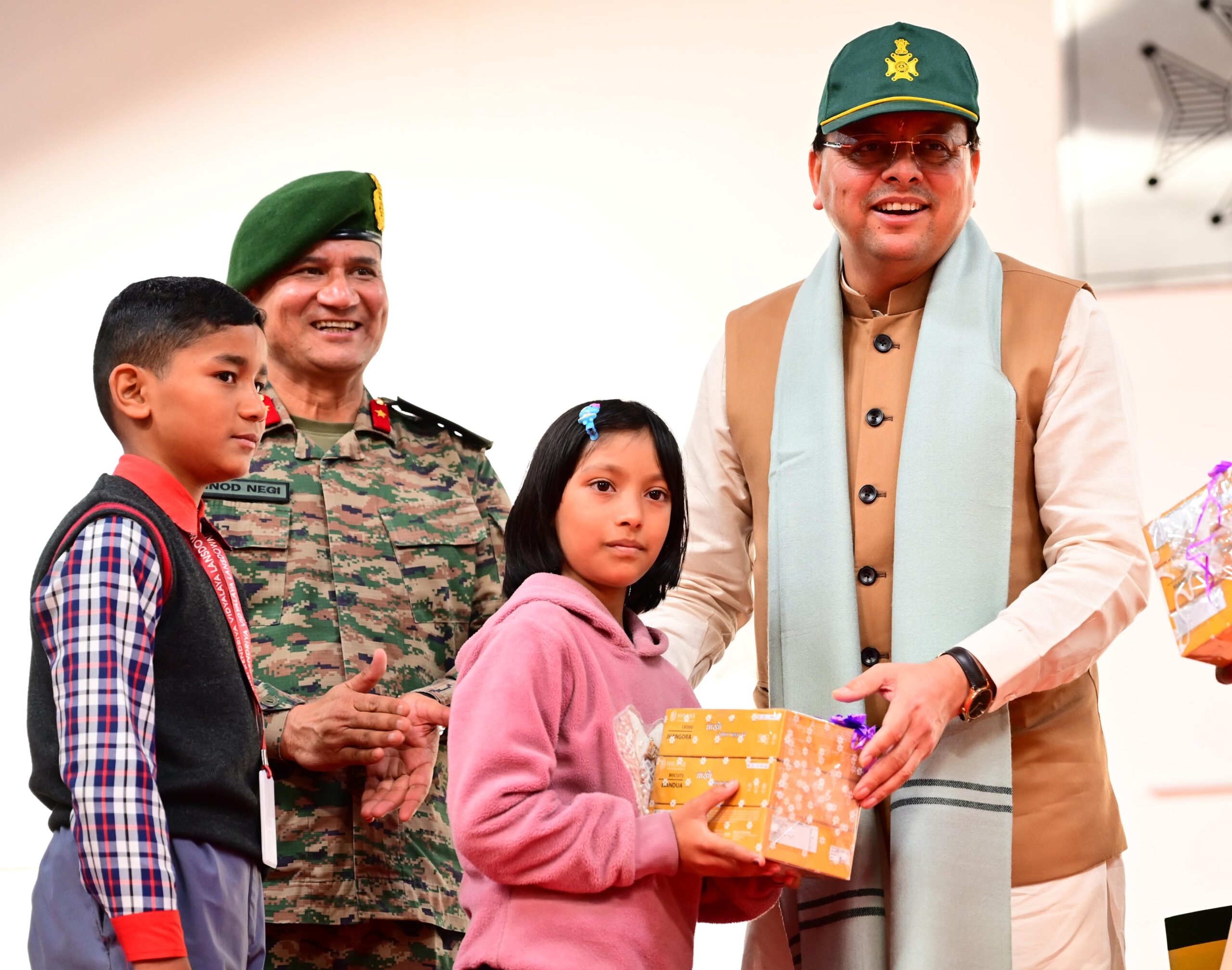 मुख्यमंत्री ने कहा कि उत्तराखण्ड के बलिदानी सैनिकों के परिजनों को मिलने वाली 10 लाख रुपए की धनराशि को बढ़ाकर 50 लाख रुपए करने का प्रावधान किया गया है   