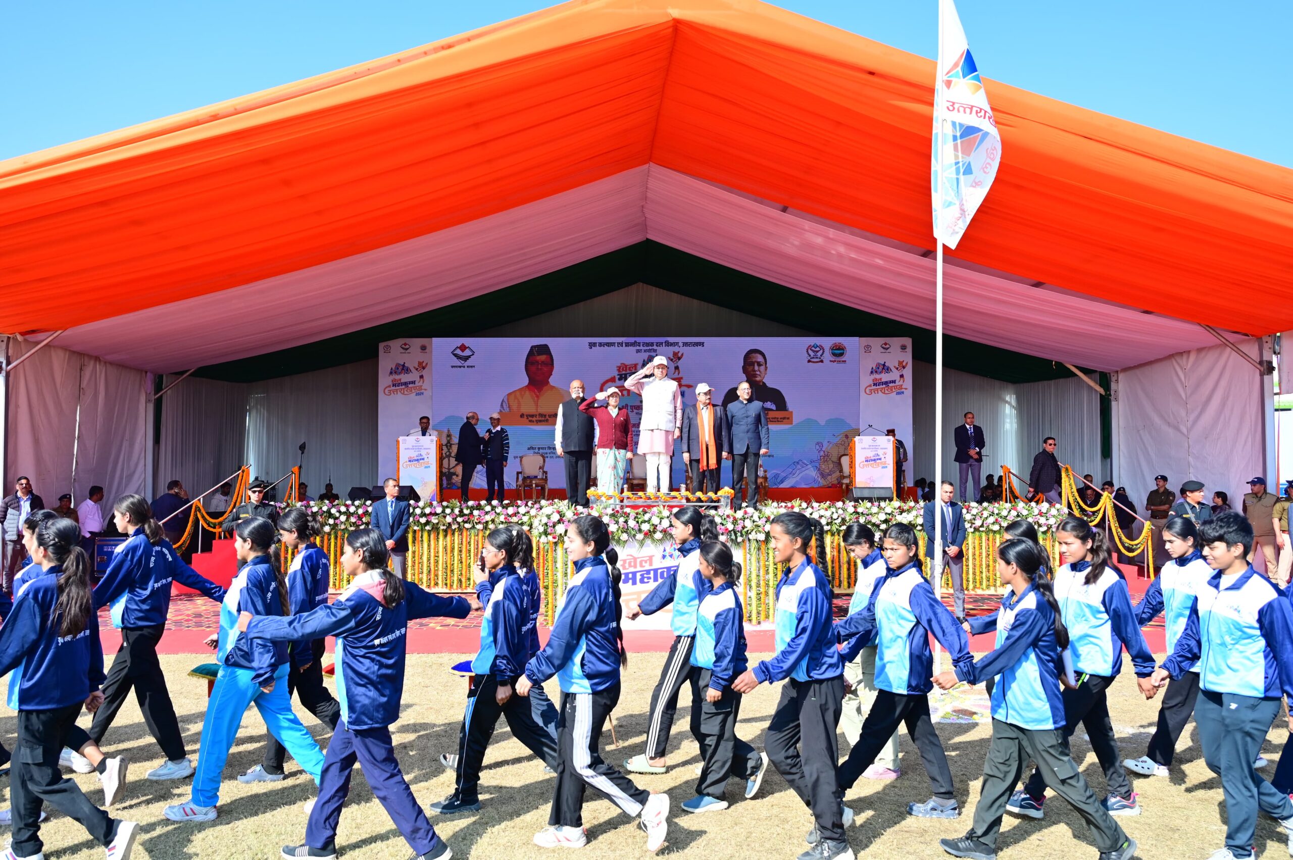 दिव्यांग खिलाड़ियों और प्रशिक्षकों को भी समान अधिकार दिए जा रहे हैं। खिलाड़ियों को प्रोत्साहित करने के लिए सरकार ने नौकरियों में फिर से खेल कोटा बहाल कर दिया है