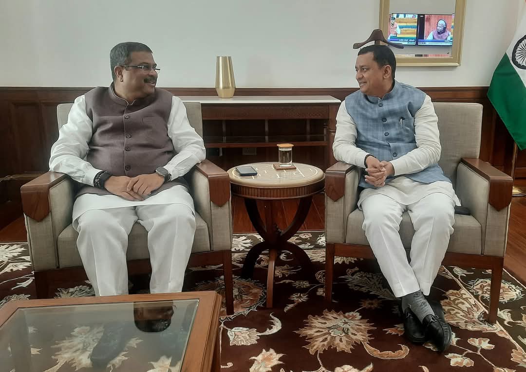 भारतीय जनता पार्टी के राष्ट्रीय मीडिया प्रमुख और गढ़वाल सांसद अनिल बलूनी ने केंद्रीय शिक्षा मंत्री धर्मेंद्र प्रधान से मुलाकात कर पौड़ी लोक सभा क्षेत्र की शिक्षा व्यवस्था पर विस्तृत चर्चा की   