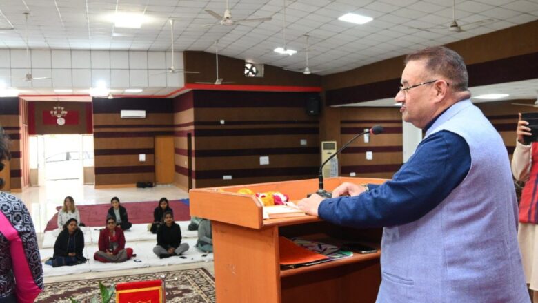 टोंस हिमालयन योग रिट्रीट 2024 को सम्बोधित करते कैबिनेट मंत्री गणेश जोशी