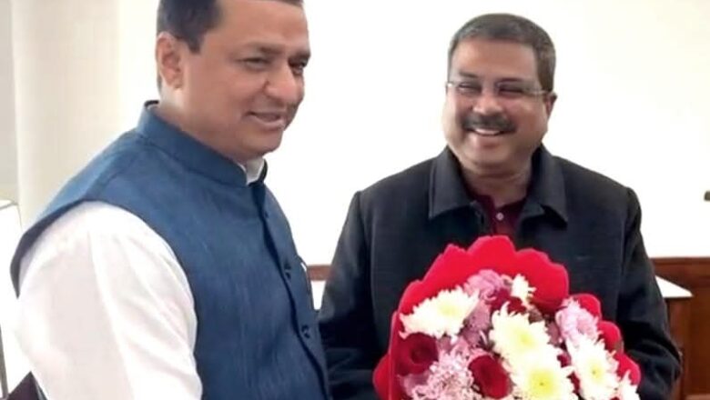 गढ़वाल सांसद अनिल बलूनी ने बताया कि मंत्री जी ने बताया कि शीघ्र ही श्रीनगर एनआईटी में पूर्णकालिक निदेशक की नियुक्ति भी कर दी जाएगी   