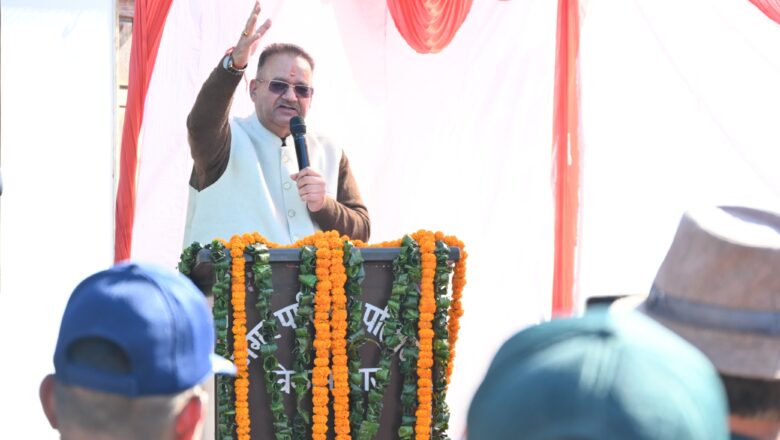 विकासनगर में शीघ्र ही भूमि का चयन कर सैनिक विश्राम गृह, ई.सी.एच. का निर्माण भी किया जाएगा।   
