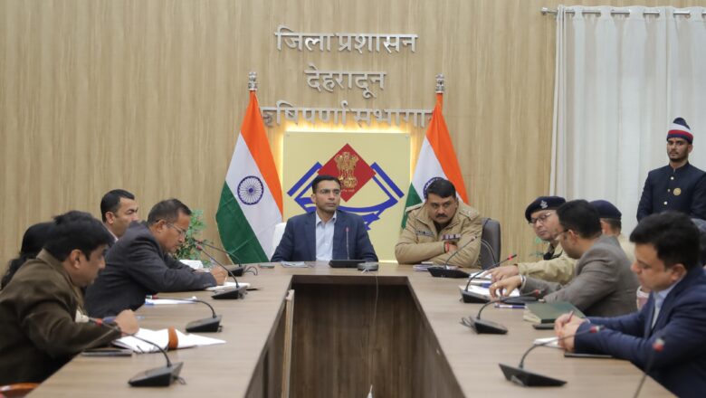 मसूरी में यातायात व्यवस्था को सुचारू रखने के लिए प्रभावी प्लान बनाने के निर्देश दिए गए   