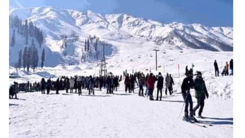 नए साल के लिए उत्तराखंड के हिल स्टेशनों पर होटल और होम स्टे की बुकिंग पूरी   