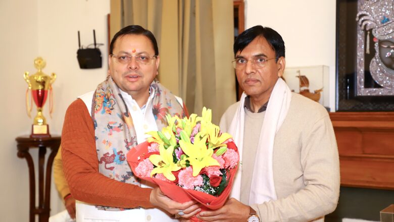 मुख्यमंत्री ने केंद्रीय मंत्री से जनपद अल्मोड़ा के डीनापानी में उच्च स्तरीय खेल सुविधाओं (हाई एल्टीट्यूट सेन्टर) के निर्माण और प्रत्येक विकासखण्ड स्तर पर खिलाड़ियों को उच्च स्तरीय प्रशिक्षण प्रदान किए जाने हेतु एक-एक बहुद्देशीय स्पोर्ट्स हॉल की स्थापना के लिए आवश्यक धनराशि स्वीकृत करने का अनुरोध किया   