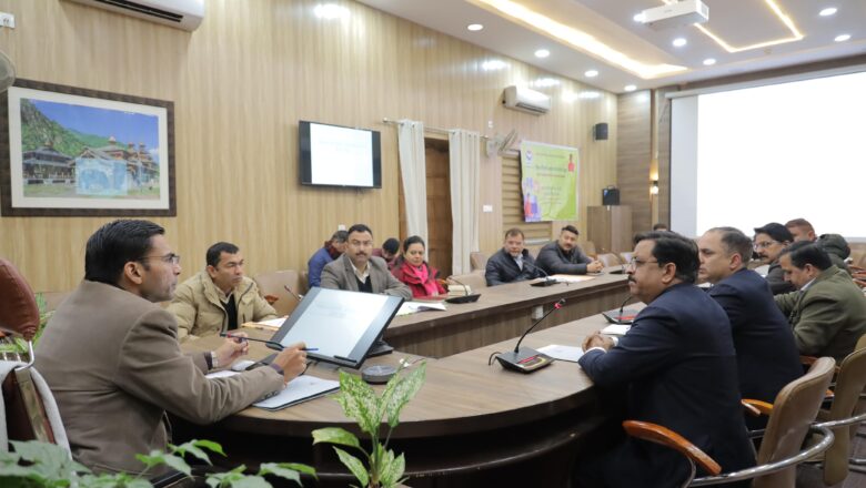 डीएम ने एयरपोर्ट के समीप बिना एनओसी के निर्माण कार्यों की रिपोर्ट तलब   